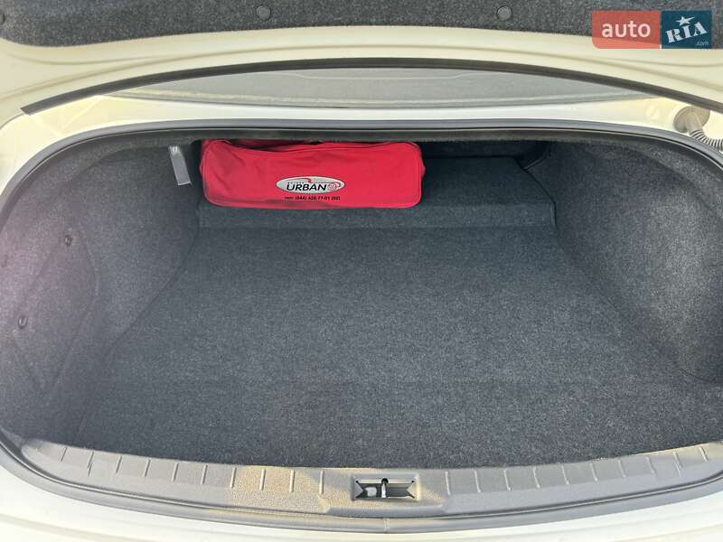 Купе Infiniti Q60 2017 в Киеве фото 81 Купе Infiniti Q60 2017 в Киеве