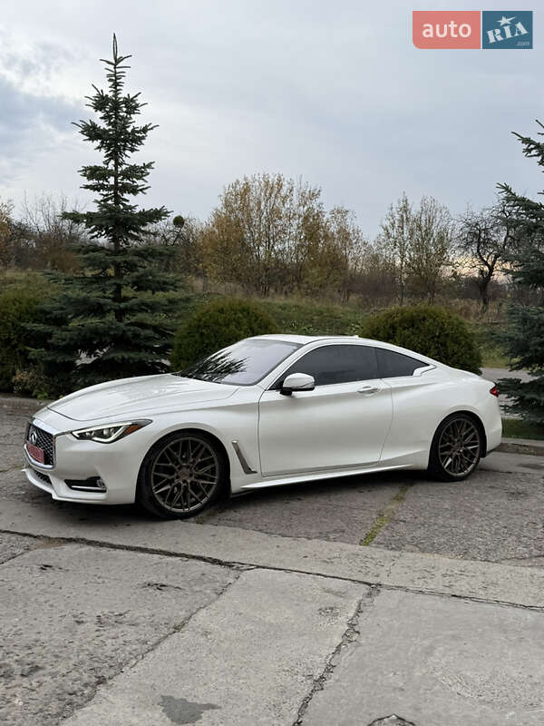 Купе Infiniti Q60 2016 в Новом Роздоле