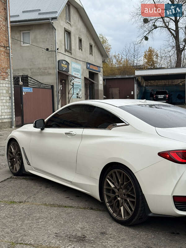 Купе Infiniti Q60 2016 в Новом Роздоле