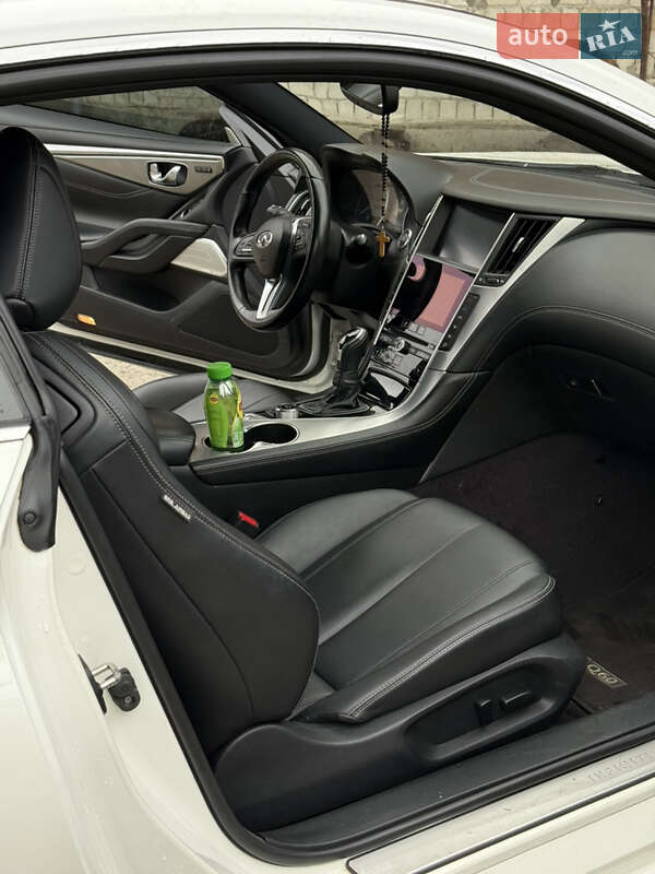 Купе Infiniti Q60 2016 в Новом Роздоле