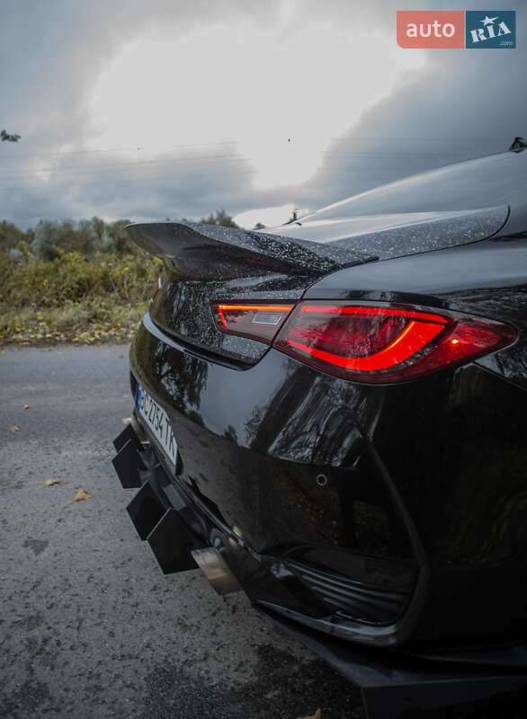 Купе Infiniti Q60 2016 в Львові