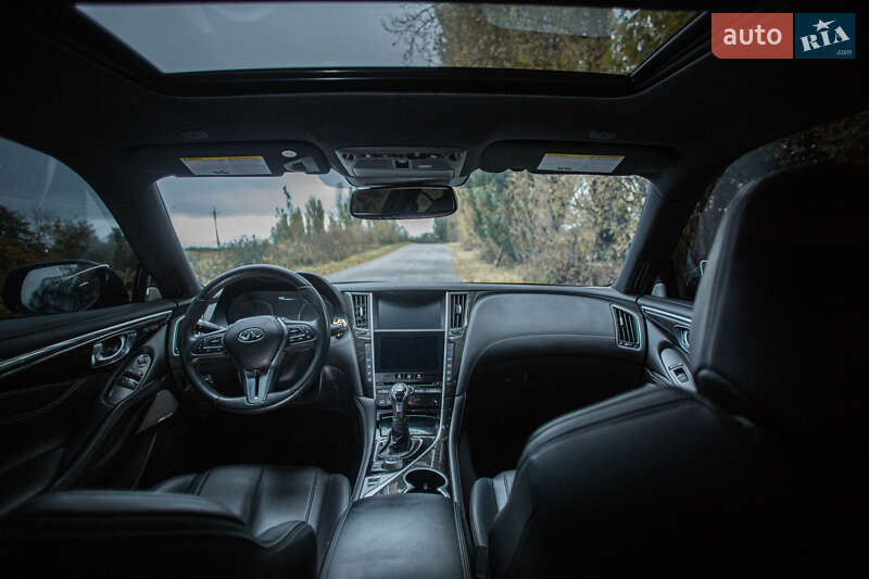 Купе Infiniti Q60 2016 в Львові