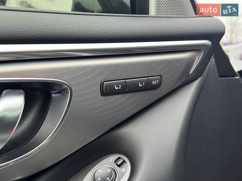 Купе Infiniti Q60 2018 в Киеве