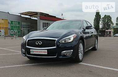 Седан Infiniti Q70 2015 в Харькове