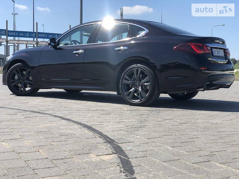 Седан Infiniti Q70 2014 в Львове