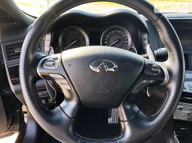 Седан Infiniti Q70 2014 в Львове
