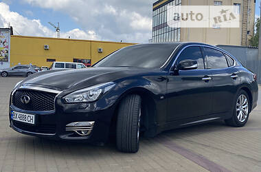 Седан Infiniti Q70 2018 в Хмельницком