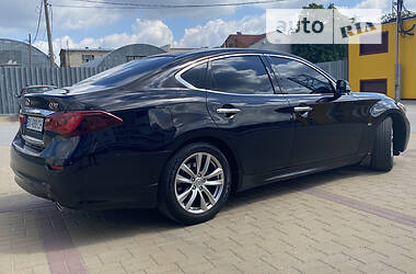 Седан Infiniti Q70 2018 в Хмельницком