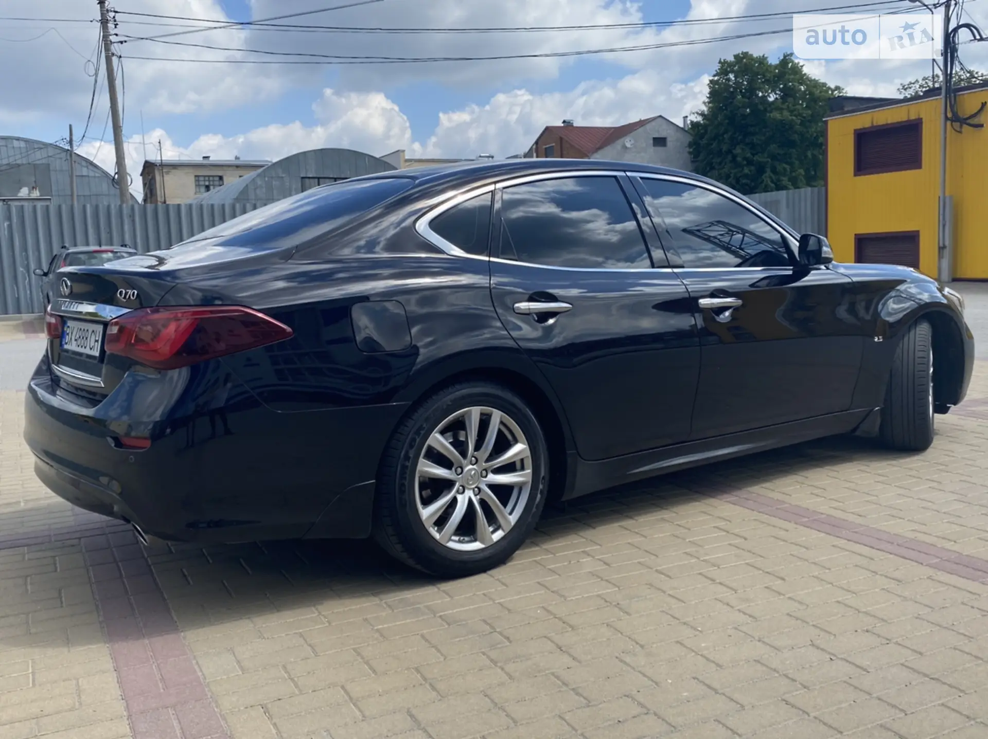 2018 Infiniti Q70 - мініатюра 12