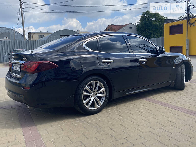 Седан Infiniti Q70 2018 в Хмельницком