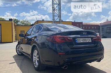 Седан Infiniti Q70 2018 в Хмельницком