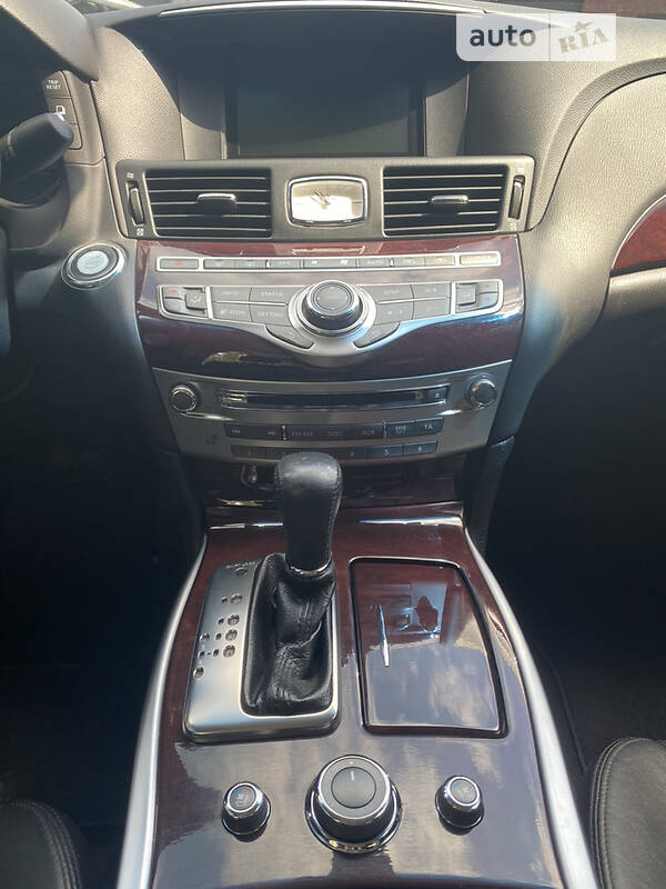 Седан Infiniti Q70 2018 в Хмельницком