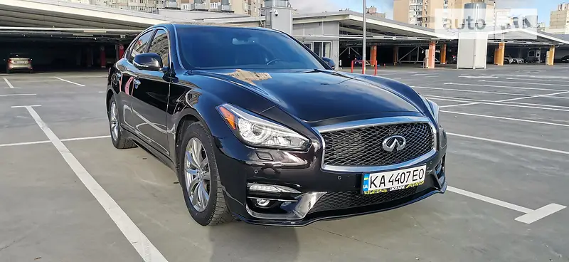 Infiniti Q70 2015