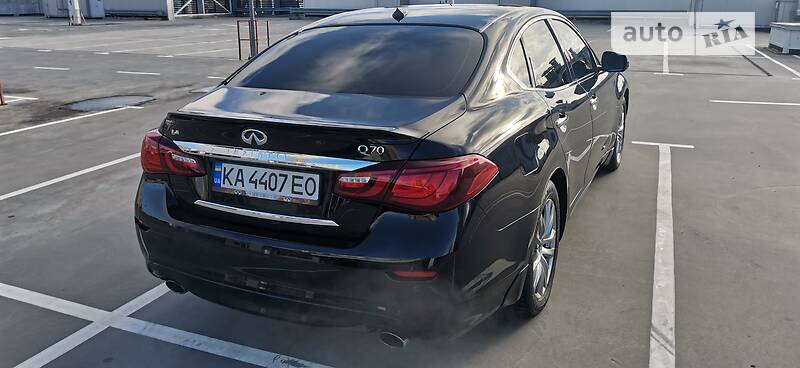 Седан Infiniti Q70 2015 в Києві фото 10 Седан Infiniti Q70 2015 в Києві