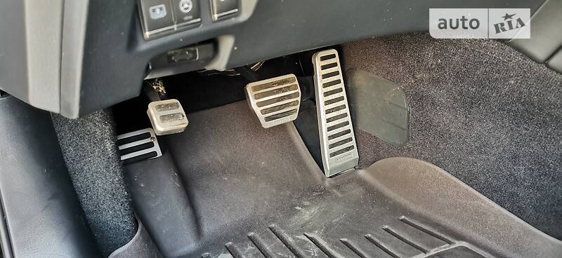 Седан Infiniti Q70 2015 в Києві фото 18 Седан Infiniti Q70 2015 в Києві