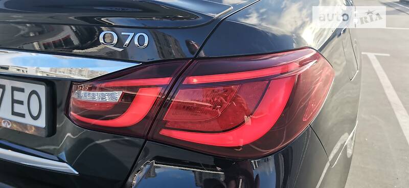 Седан Infiniti Q70 2015 в Києві фото 26 Седан Infiniti Q70 2015 в Києві