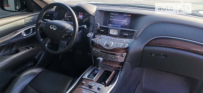 Седан Infiniti Q70 2015 в Києві фото 31 Седан Infiniti Q70 2015 в Києві