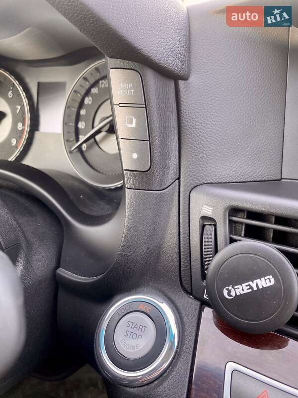 Седан Infiniti Q70 2016 в Днепре