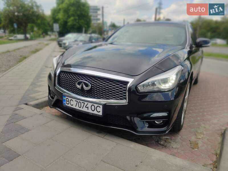 Седан Infiniti Q70 2015 в Львові