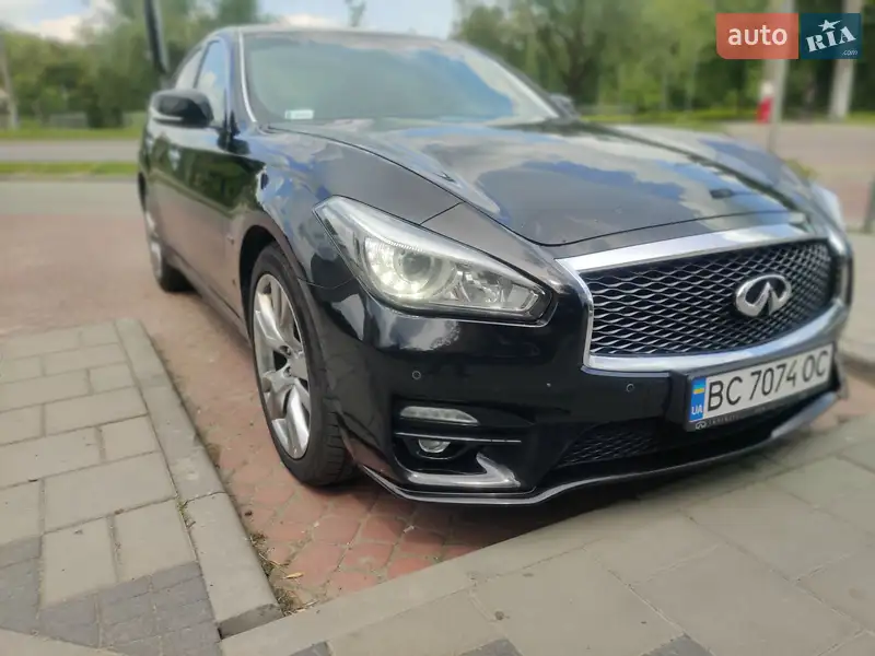 Infiniti Q70 2015