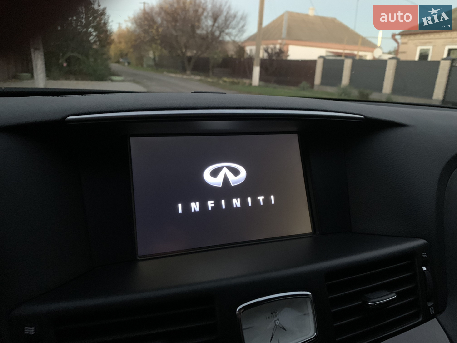 2016 Infiniti Q70 - мініатюра 13