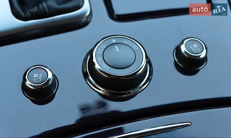 Infiniti Q70 2016 VIN JN1BCAY51U0770181 фото оголошення 7 з 42