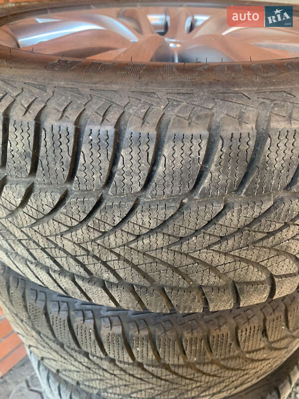 Седан Infiniti Q70 2016 в Новомосковске фото 40 Седан Infiniti Q70 2016 в Новомосковске