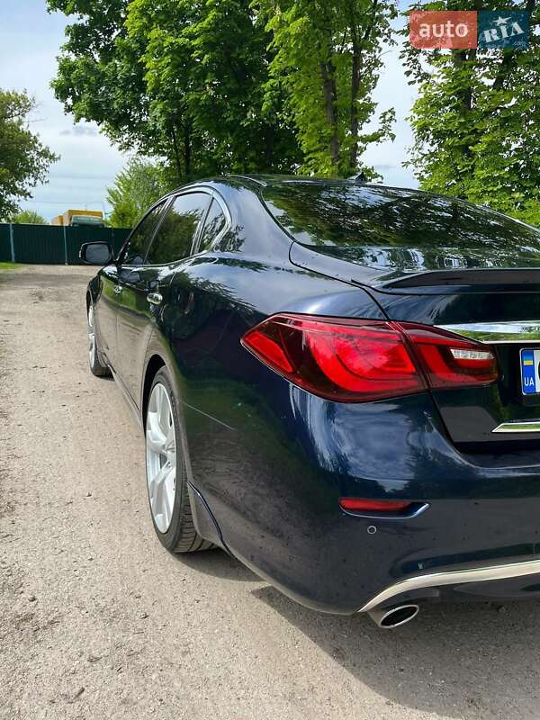 Седан Infiniti Q70 2018 в Кропивницком