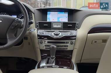 Седан Infiniti Q70 2013 в Виннице