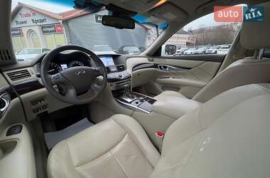 Седан Infiniti Q70 2013 в Виннице