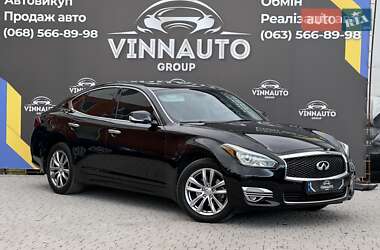 Седан Infiniti Q70 2017 в 