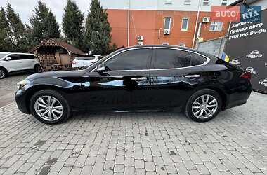 Седан Infiniti Q70 2017 в 