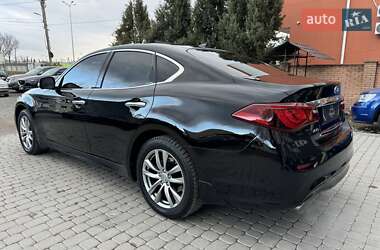 Седан Infiniti Q70 2017 в 