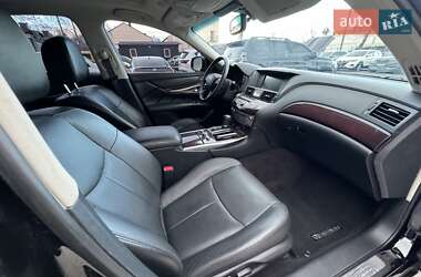 Седан Infiniti Q70 2017 в 