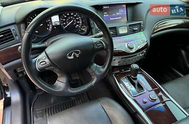 Седан Infiniti Q70 2014 в 