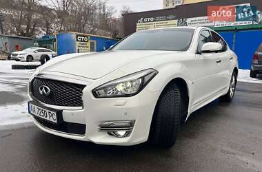 Седан Infiniti Q70 2015 в Києві