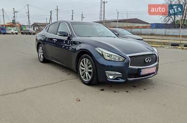 Седан Infiniti Q70 2014 в Буче