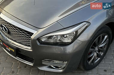 Седан Infiniti Q70 2015 в 