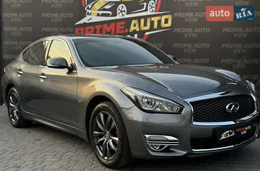 Седан Infiniti Q70 2015 в 