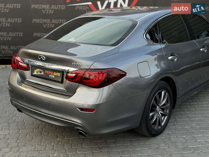 Седан Infiniti Q70 2015 в Виннице