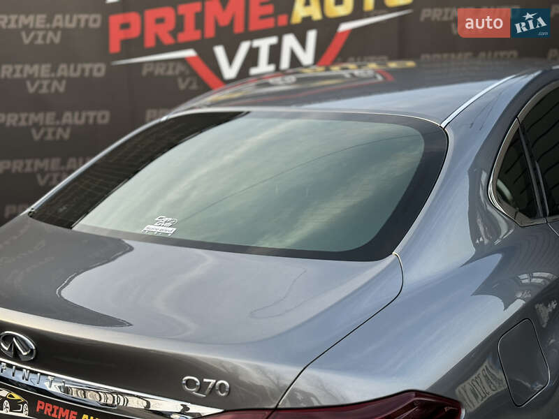 Седан Infiniti Q70 2015 в Виннице