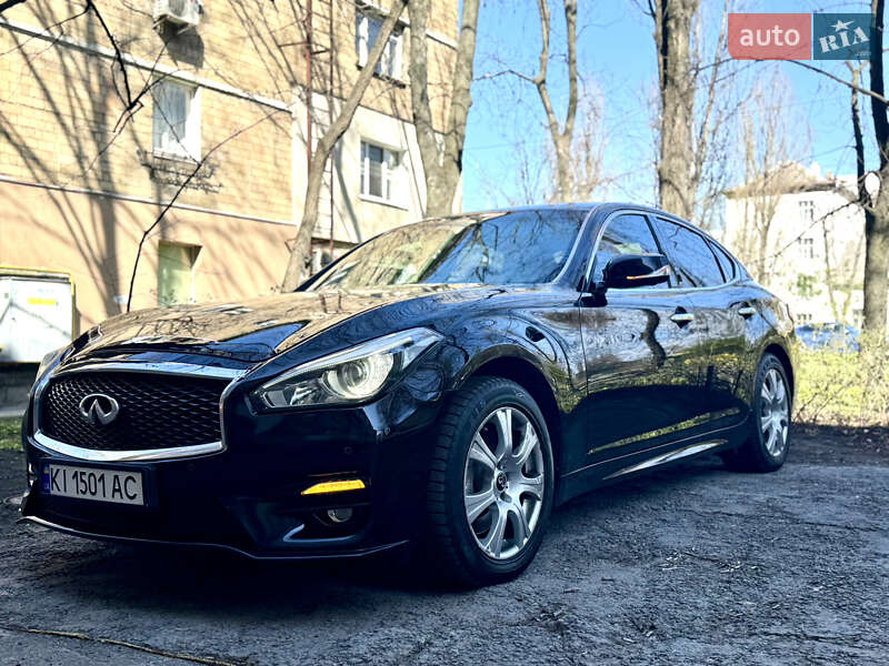 Седан Infiniti Q70 2016 в Києві
