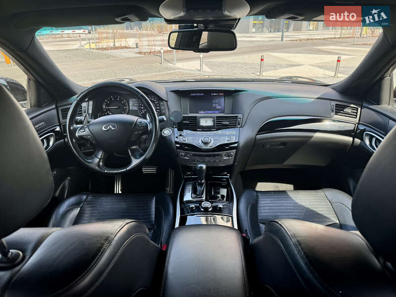 Седан Infiniti Q70 2016 в Києві