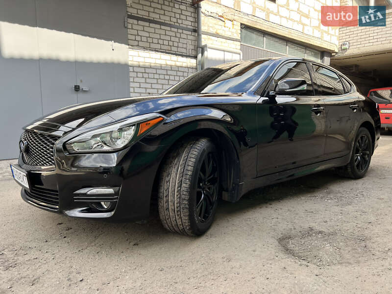 Седан Infiniti Q70 2015 в Харкові