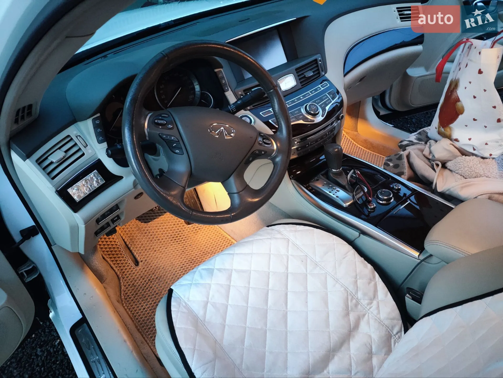 2015 Infiniti Q70 - мініатюра 13