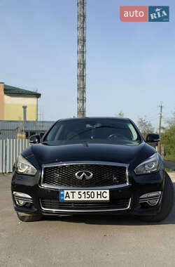 Седан Infiniti Q70 2016 в 