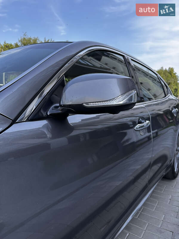 Седан Infiniti Q70 2017 в Житомирі