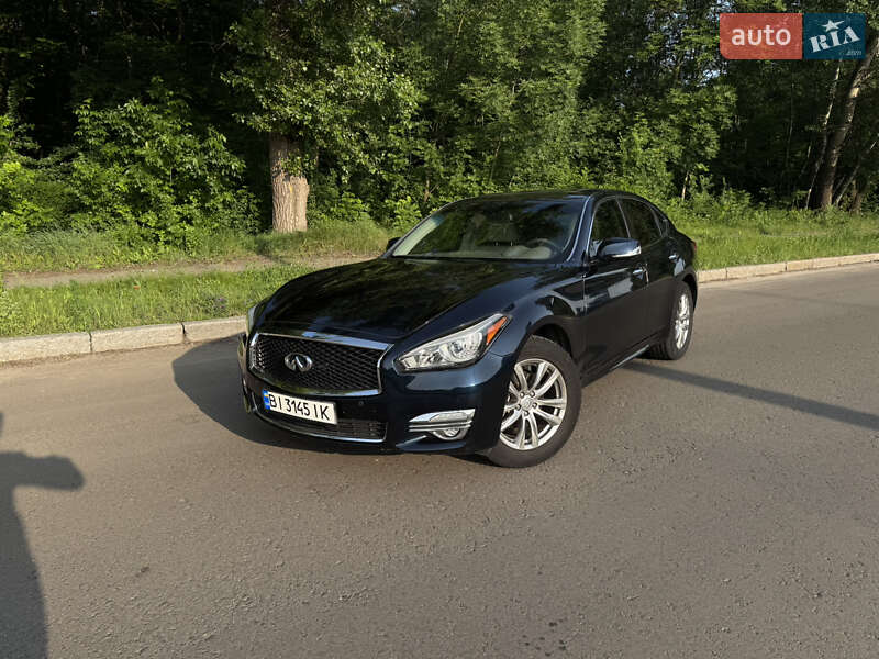 Infiniti Q70 2015