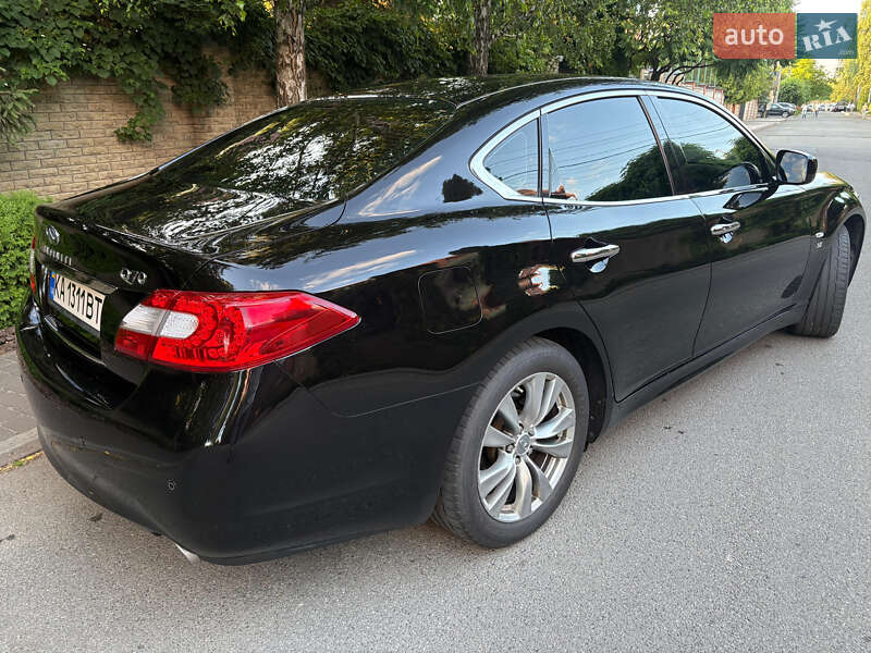 Седан Infiniti Q70 2013 в Софіївській Борщагівці