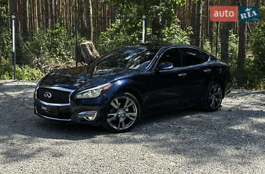 Седан Infiniti Q70 2014 в Киеве